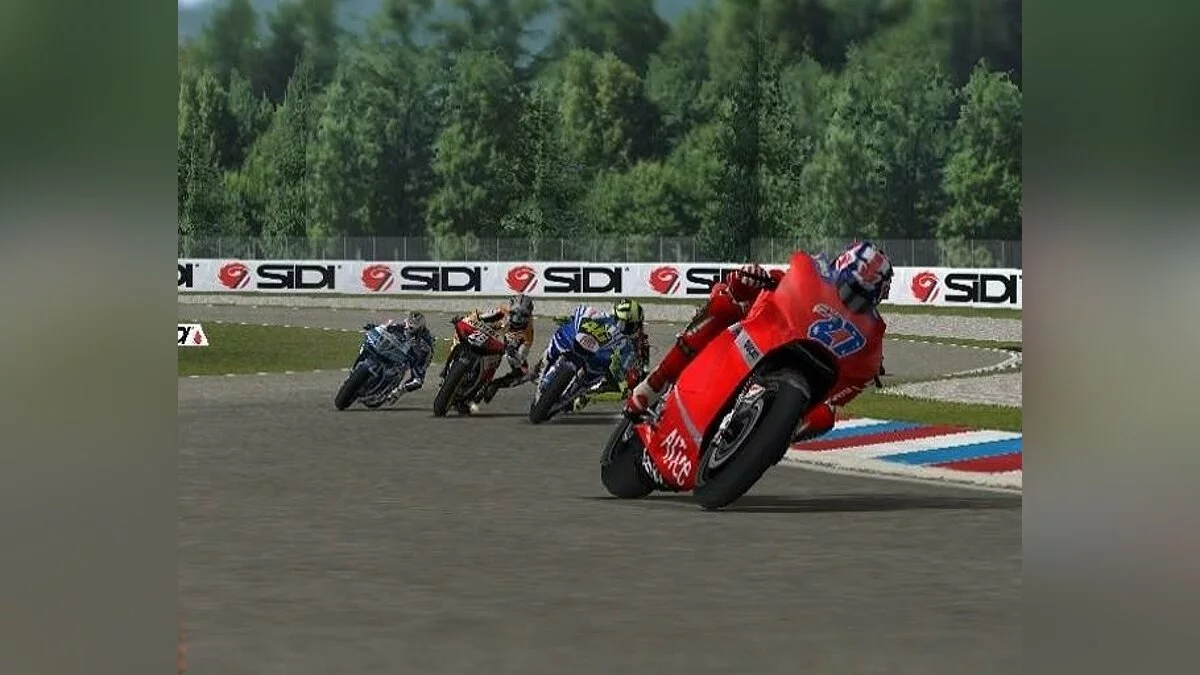 Скриншоты из MotoGP 07 / Картинка 29