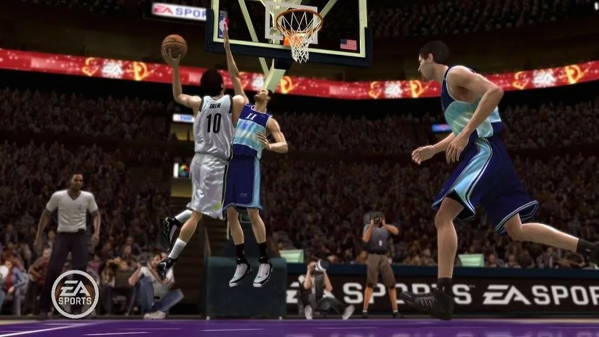 Скриншоты из NBA Live 08 / Картинка 24