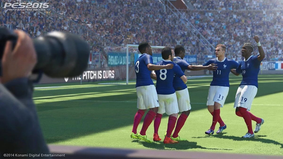 Скриншоты из Pro Evolution Soccer 2015 / Картинка 16