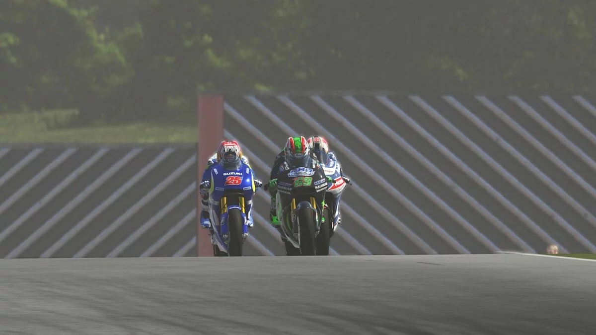 Скриншоты из MotoGP 15 / Картинка 12