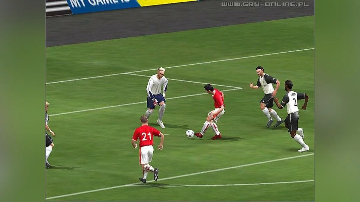 Скриншоты из FIFA Soccer 2005 / Картинка 21