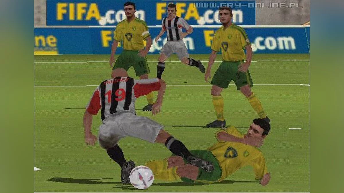 Скриншоты из FIFA Soccer 2005 / Картинка 65