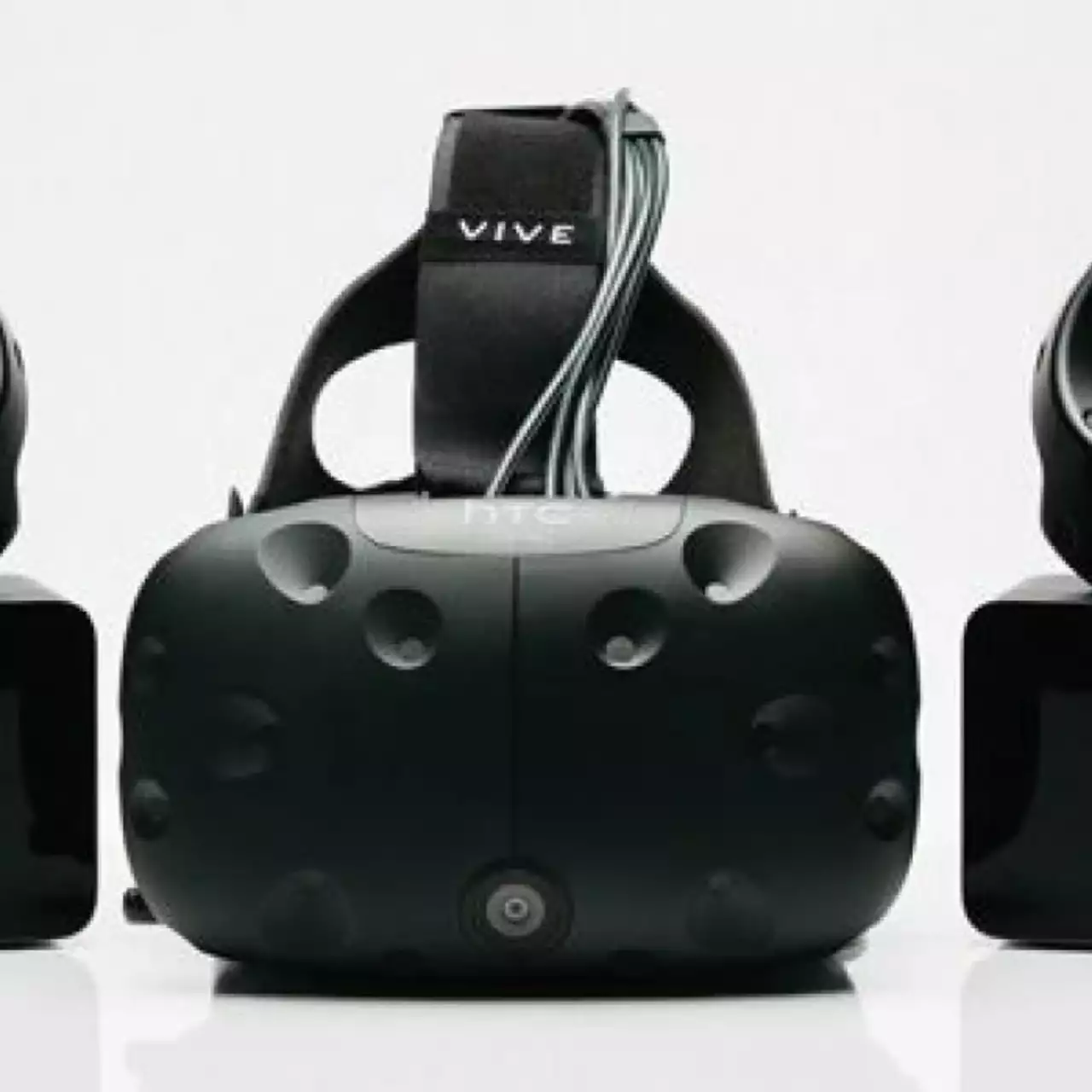 Объявлены стоимость и дата выхода HTC Vive