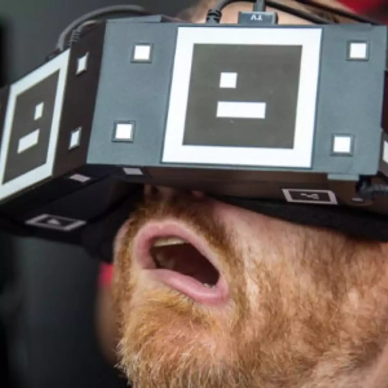 Acer стала производителем VR-шлема от Starbreeze