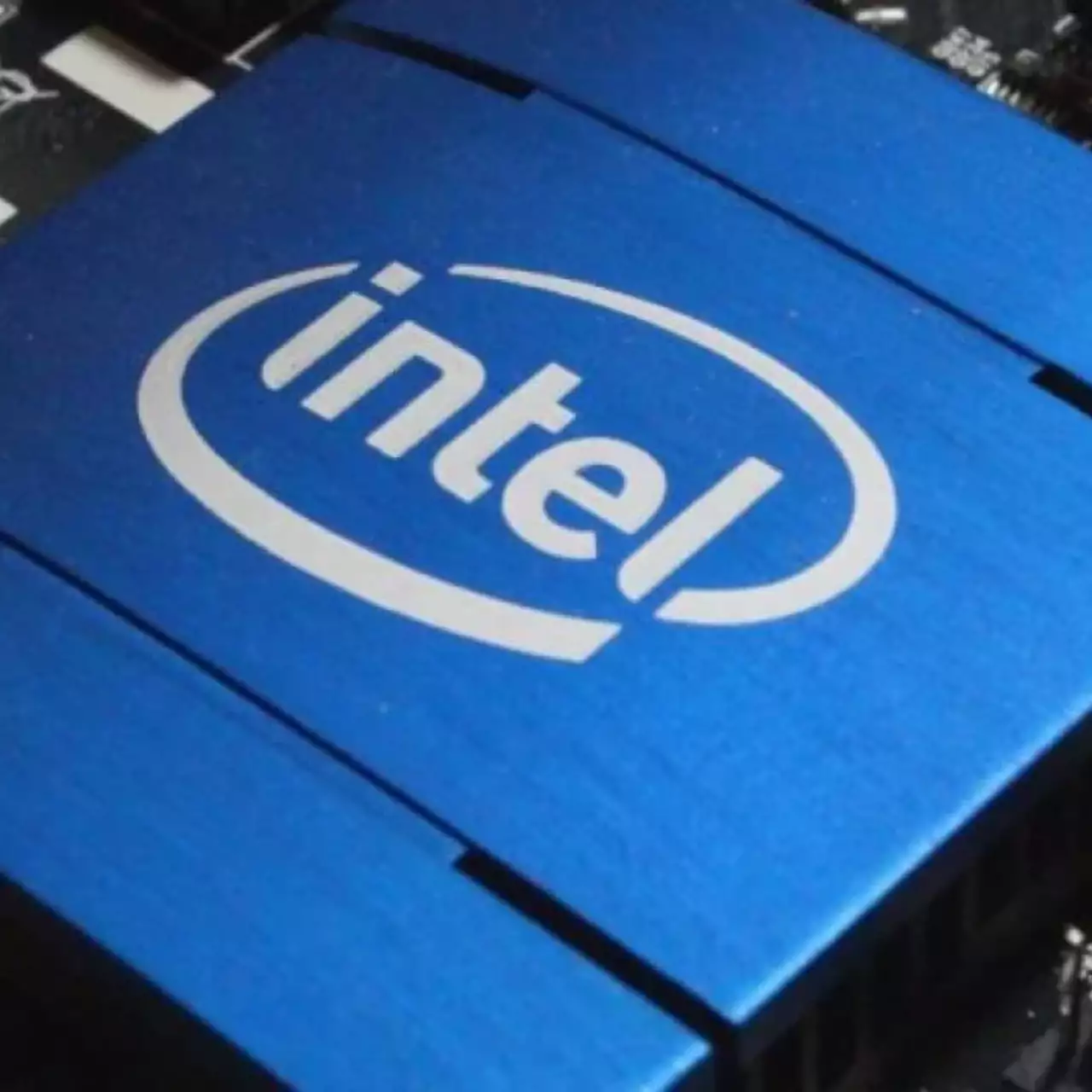 Новый Intel Core i7-8700K показал слабый прирост производительности в играх