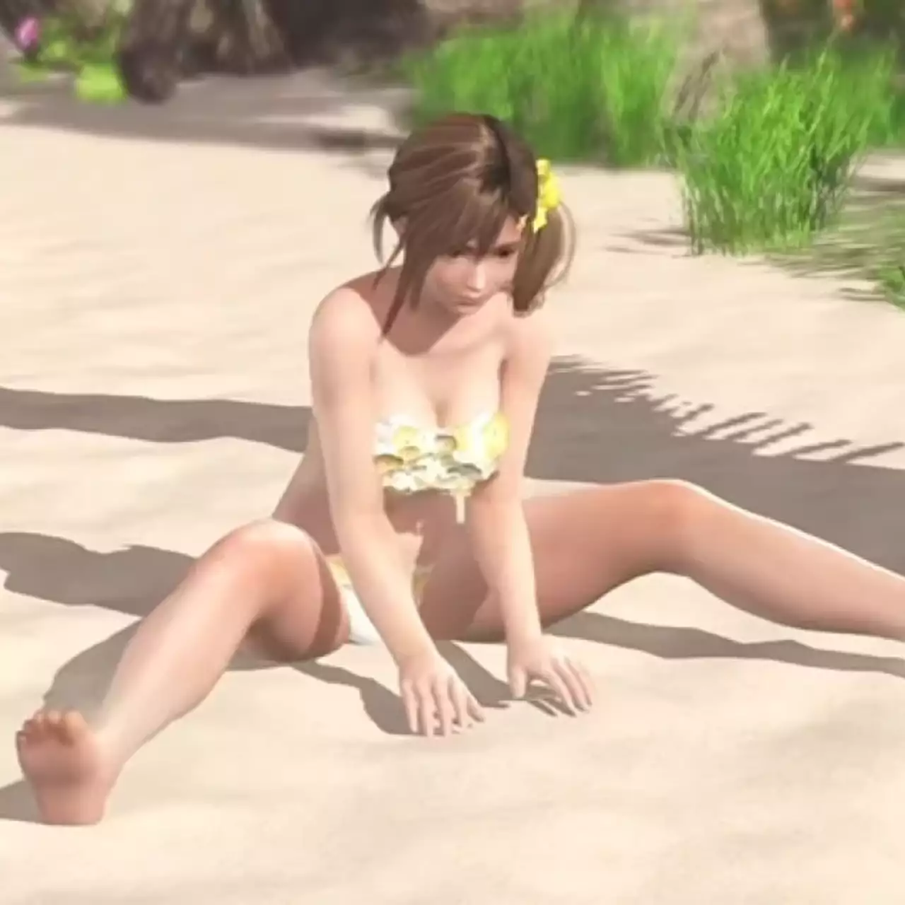В новом трейлере DOA Xtreme 3: Scarlet застенчивая Мисаки в бикини загорает на пляже