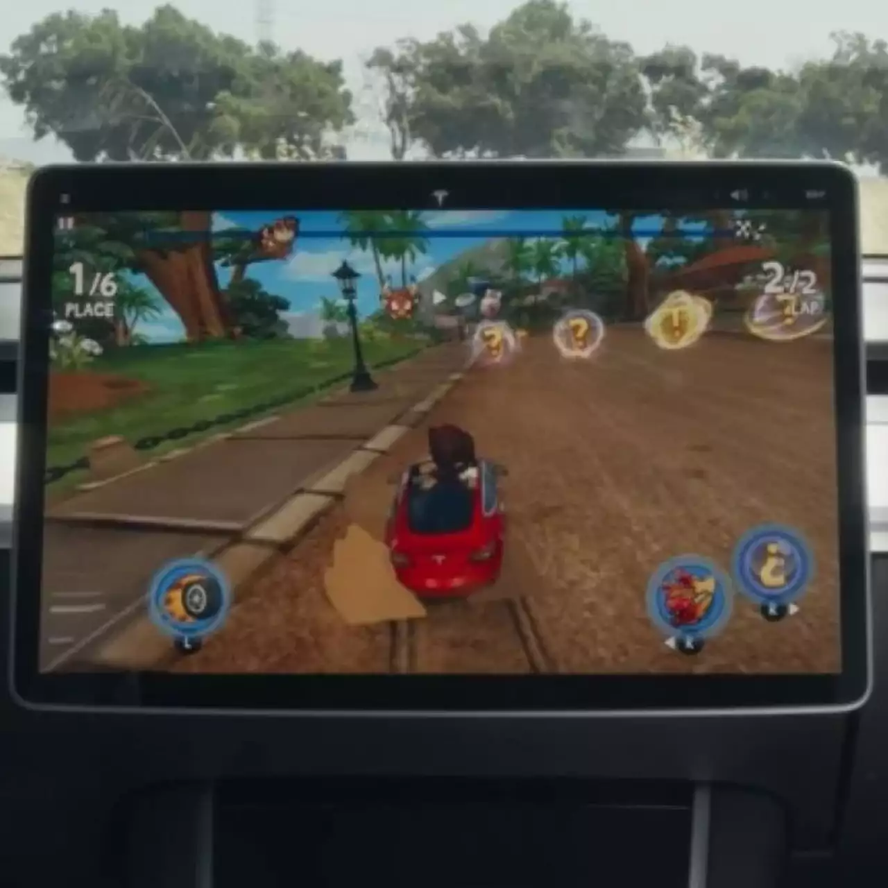 В автомобили Tesla добавили гоночную аркаду Beach Buggy Racing 2 с управлением с помощью руля
