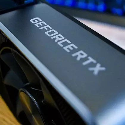 NVIDIA представила бюджетную видеокарту с трассировкой лучей