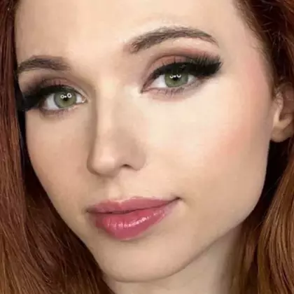 Стримерша Amouranth выпустила свой первый музыкальный трек