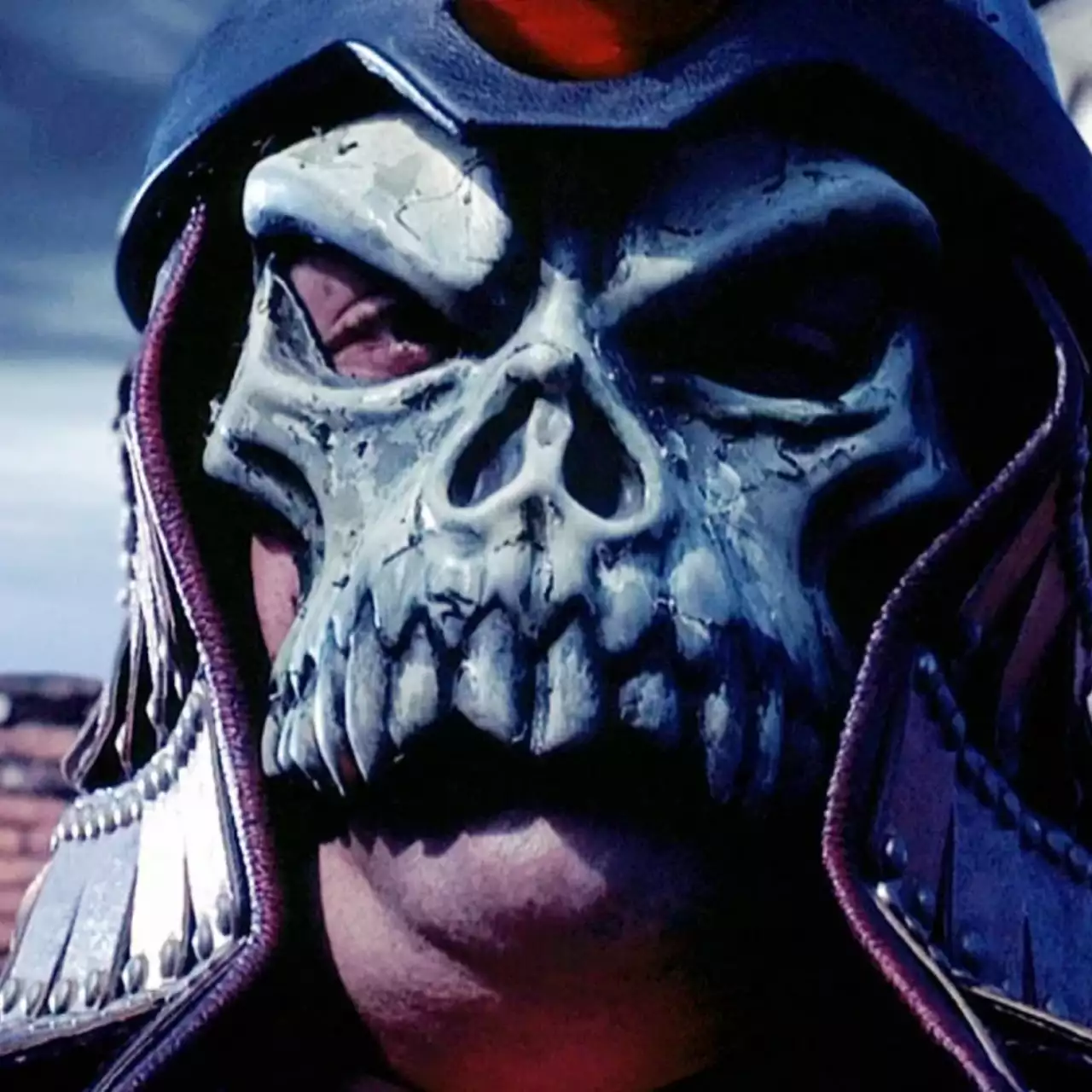 Создатели ремейка Mortal Kombat 1996 года показали, как выглядит бой Шао Кана против Рейдена на знаменитой арене