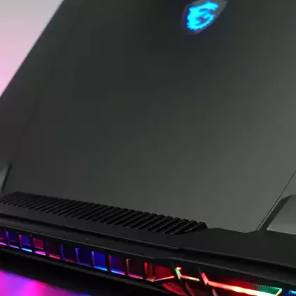 MSI представила ноутбук с невероятным экраном и видеокартой RTX 40